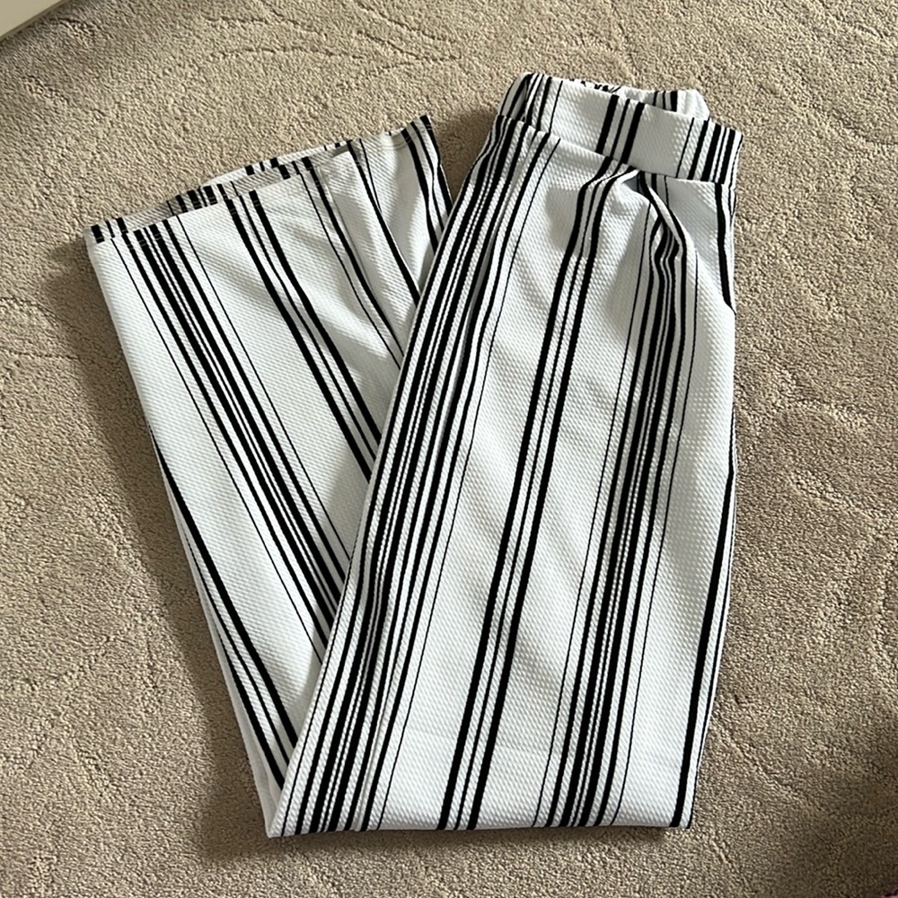 Very lightly worn!!! Flowy work pants